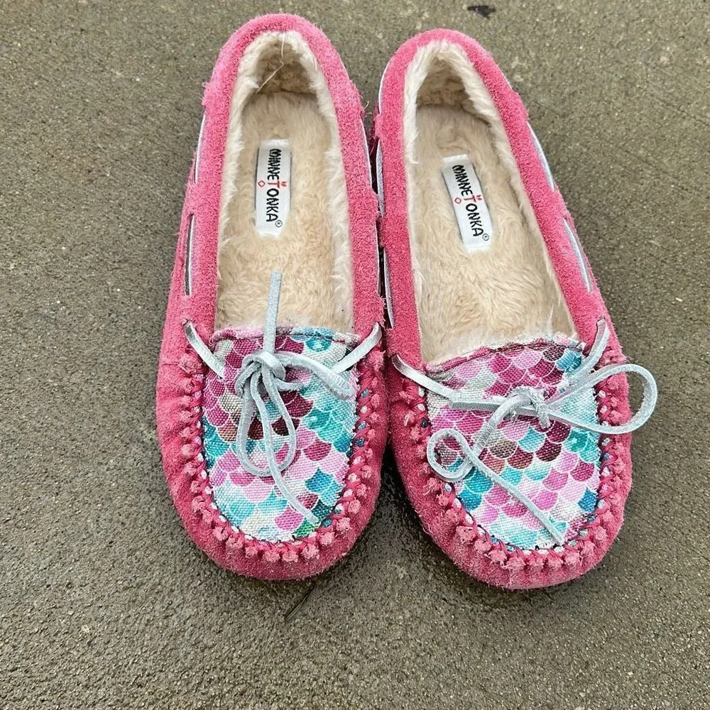 Minnetonka Girls Pink Moccasin Slippers with Mermaid Scale Accent
